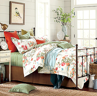 Цвет постельного белья в спальне