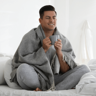 Как сохранить шерстяной плед мягким и уютным: руководство по уходу