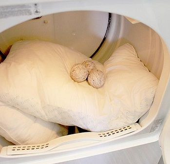 Как стирать подушку