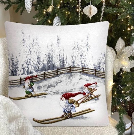 Декоративная наволочка "Гобелен"  Гномы лыжники 45*45 (±2) см