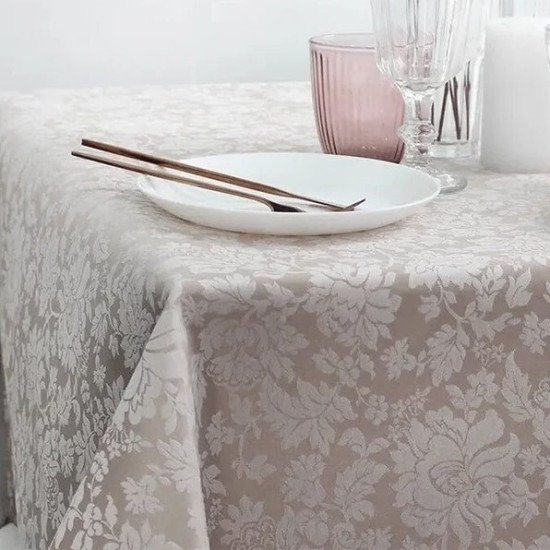 Скатерть "Моготекс" 150*150 см